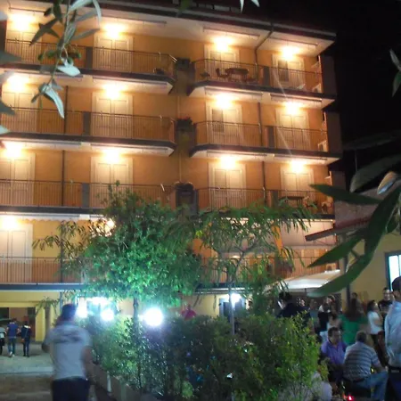 里维埃拉艾奥妮卡酒店 公寓式酒店 3*