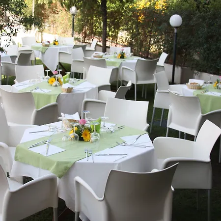 Riviera Ionica מלון דירות 4*